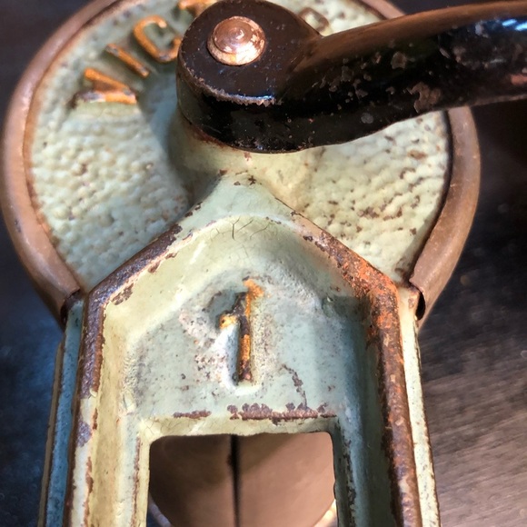Victoria VTG Antique Hand Crank Grater Farmhouse Kitchen Home Decor Tool - Picture 11 of 16